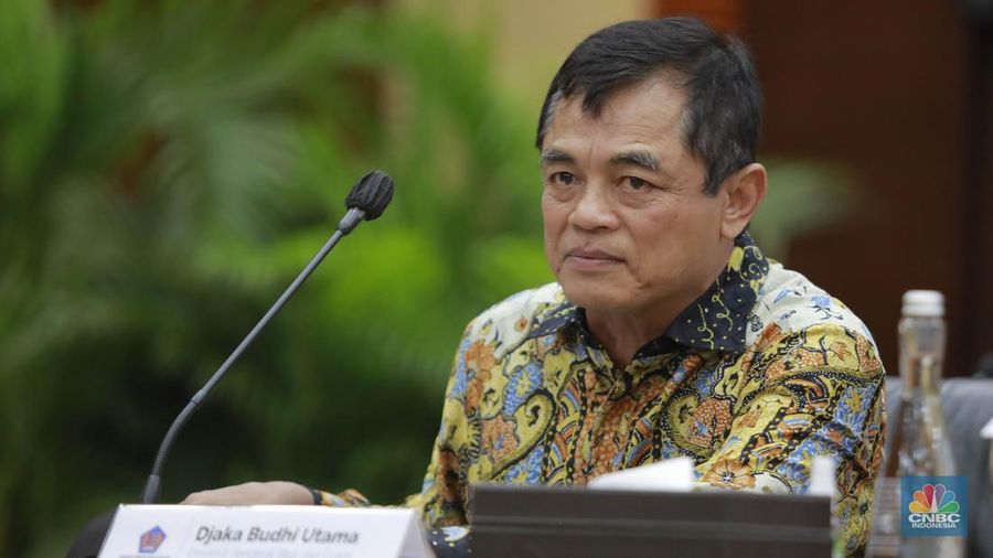 Dirjen Bea Cukai, Djaka Budi Utama saat Konferensi Pers APBN KITA bulan Mei 2025. (CNBC Indonesia/Muhammad Sabki)