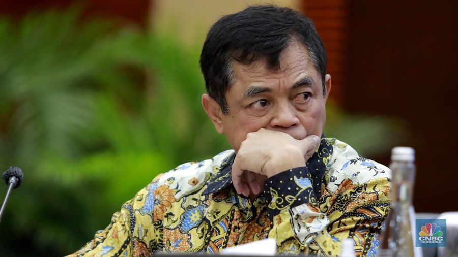 Dirjen Bea Cukai, Djaka Budi Utama saat Konferensi Pers APBN KITA bulan Mei 2025. (CNBC Indonesia/Muhammad Sabki)