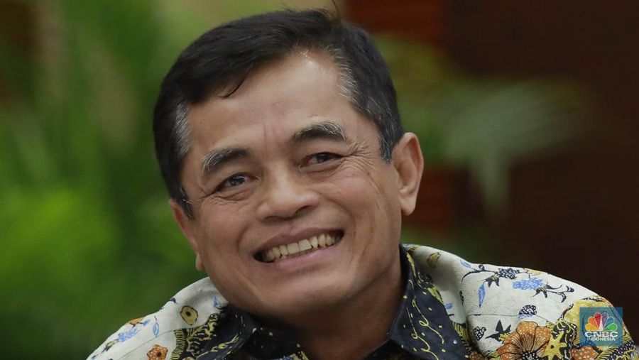 Dirjen Bea Cukai, Djaka Budi Utama saat Konferensi Pers APBN KITA bulan Mei 2025. (CNBC Indonesia/Muhammad Sabki)
