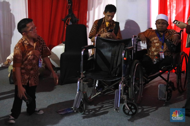 Kementerian Ketenagakerjaan (Kemnaker) menggelar Job Fair Kemnaker 2025 yang diselenggarakan pada 22-23 Mei 2025 di Gedung Kemnaker, Jakarta Selatan. (CNBC Indonesia/Muhammad Sabki) Kementerian Ketenagakerjaan (Kemnaker) menggelar Job Fair Kemnaker 2025 yang diselenggarakan pada 22-23 Mei 2025 di Gedung Kemnaker, Jakarta Selatan. (CNBC Indonesia/Muhammad Sabki)