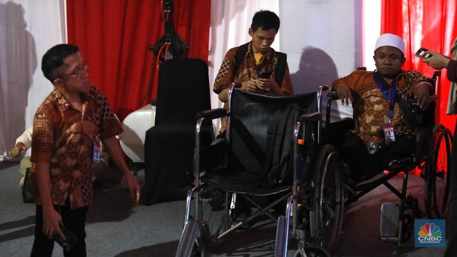 Kementerian Ketenagakerjaan (Kemnaker) menggelar Job Fair Kemnaker 2025 yang diselenggarakan pada 22-23 Mei 2025 di Gedung Kemnaker, Jakarta Selatan. (CNBC Indonesia/Muhammad Sabki) Kementerian Ketenagakerjaan (Kemnaker) menggelar Job Fair Kemnaker 2025 yang diselenggarakan pada 22-23 Mei 2025 di Gedung Kemnaker, Jakarta Selatan. (CNBC Indonesia/Muhammad Sabki)
