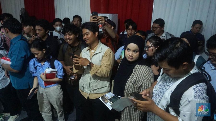 Kementerian Ketenagakerjaan (Kemnaker) menggelar Job Fair Kemnaker 2025 yang diselenggarakan pada 22-23 Mei 2025 di Gedung Kemnaker, Jakarta Selatan. (CNBC Indonesia/Muhammad Sabki) Kementerian Ketenagakerjaan (Kemnaker) menggelar Job Fair Kemnaker 2025 yang diselenggarakan pada 22-23 Mei 2025 di Gedung Kemnaker, Jakarta Selatan. (CNBC Indonesia/Muhammad Sabki)