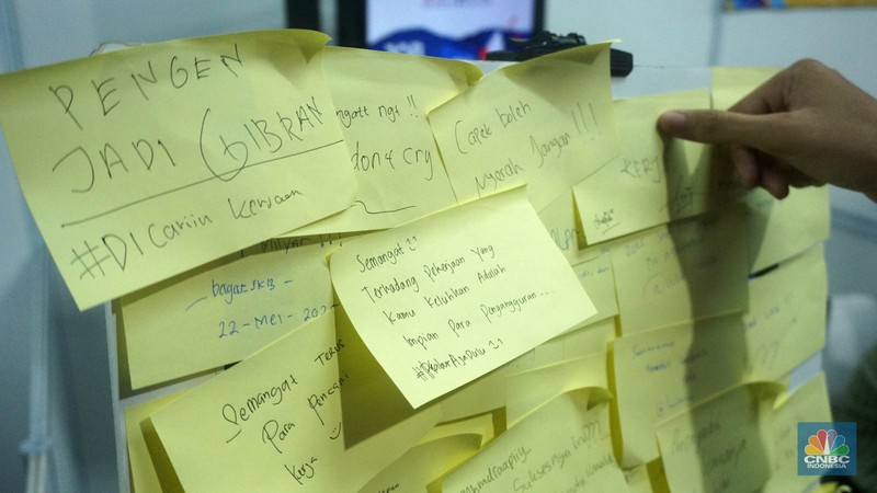 Kementerian Ketenagakerjaan (Kemnaker) menggelar Job Fair Kemnaker 2025 yang diselenggarakan pada 22-23 Mei 2025 di Gedung Kemnaker, Jakarta Selatan. (CNBC Indonesia/Muhammad Sabki) Kementerian Ketenagakerjaan (Kemnaker) menggelar Job Fair Kemnaker 2025 yang diselenggarakan pada 22-23 Mei 2025 di Gedung Kemnaker, Jakarta Selatan. (CNBC Indonesia/Muhammad Sabki)