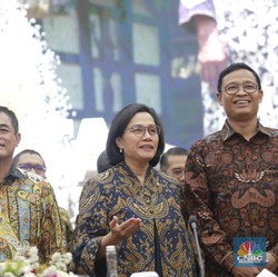 Sri Mulyani Beri Waktu 1 Bulan Dirjen Pajak & Bea Cukai Lihat Semuanya