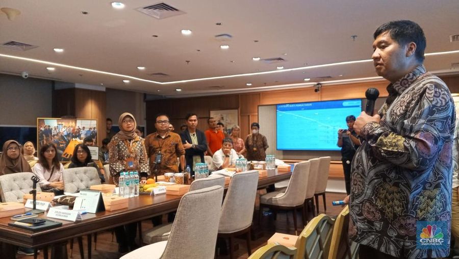 Menteri PKP Maruarar Sirait dalam pertemuan antara konsumen Meikarta dengan CEO Lippo Group James T Riady dalam proses refund gelombang I, Kamis (22/5/2025). (CNBC Indonesia/Robertus Andrianto)