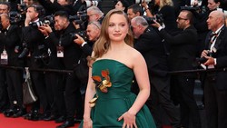 Putri Kate Winslet Debut di Karpet Merah Cannes, Gaya Terinspirasi Ibu
