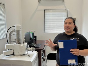 PLTS Atap Jaga Riset Biota Laut Mero Foundation di Tulamben