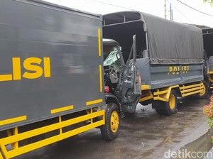 Nahas Truk Polisi Tabrakan Beruntun Jelang Pengamanan di Stadion GBT