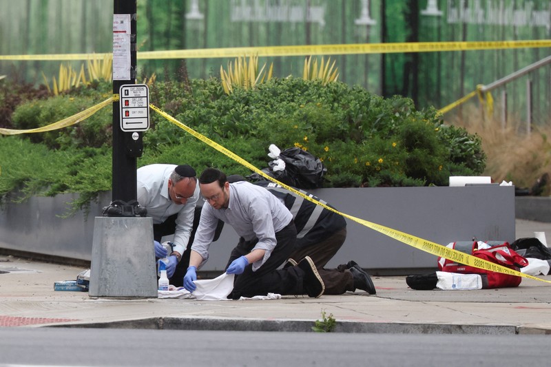 Suasana setelah dua staf kedutaan Israel ditembak mati di dekat Museum Yahudi Ibu Kota di Washington, D.C., New York City, AS, Kamis (22/6/2024). (REUTERS/Evelyn Hockstein) Suasana setelah dua staf kedutaan Israel ditembak mati di dekat Museum Yahudi Ibu Kota di Washington, D.C., New York City, AS, Kamis (22/6/2024). (REUTERS/Evelyn Hockstein)