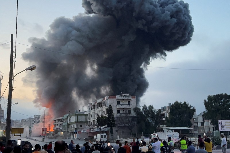 Suasana yang terjadi setelah Israel mengeluarkan peringatan evakuasi, di Toul, distrik Nabatieh, Lebanon selatan, Kamis (22/5/2025). (REUTERS/Ali Hankir) Suasana yang terjadi setelah Israel mengeluarkan peringatan evakuasi, di Toul, distrik Nabatieh, Lebanon selatan, Kamis (22/5/2025). (REUTERS/Ali Hankir)