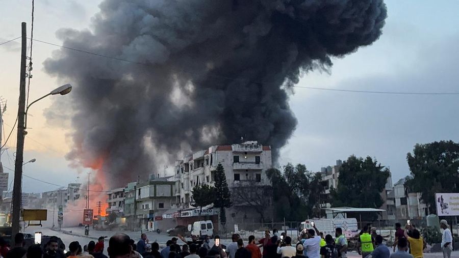 Suasana yang terjadi setelah Israel mengeluarkan peringatan evakuasi, di Toul, distrik Nabatieh, Lebanon selatan, Kamis (22/5/2025). (REUTERS/Ali Hankir)