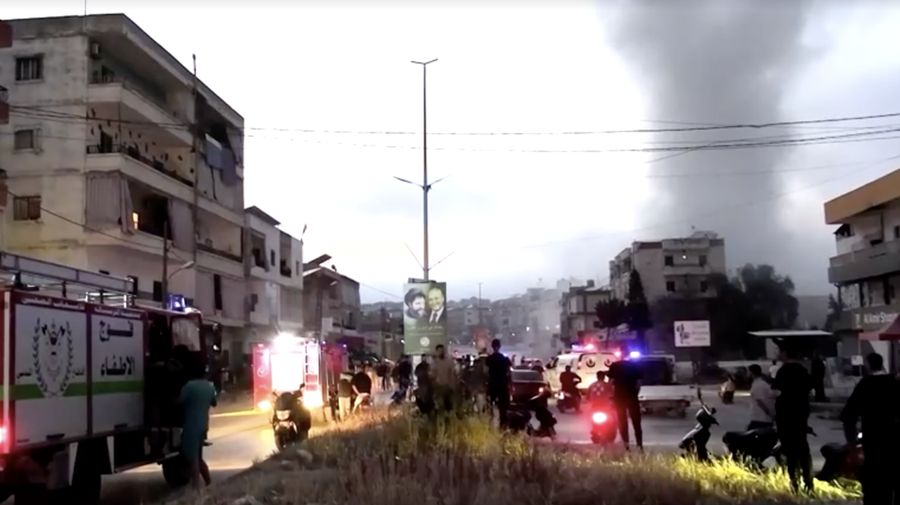 Suasana yang terjadi setelah Israel mengeluarkan peringatan evakuasi, di Toul, distrik Nabatieh, Lebanon selatan, Kamis (22/5/2025). (REUTERS/Ali Hankir)