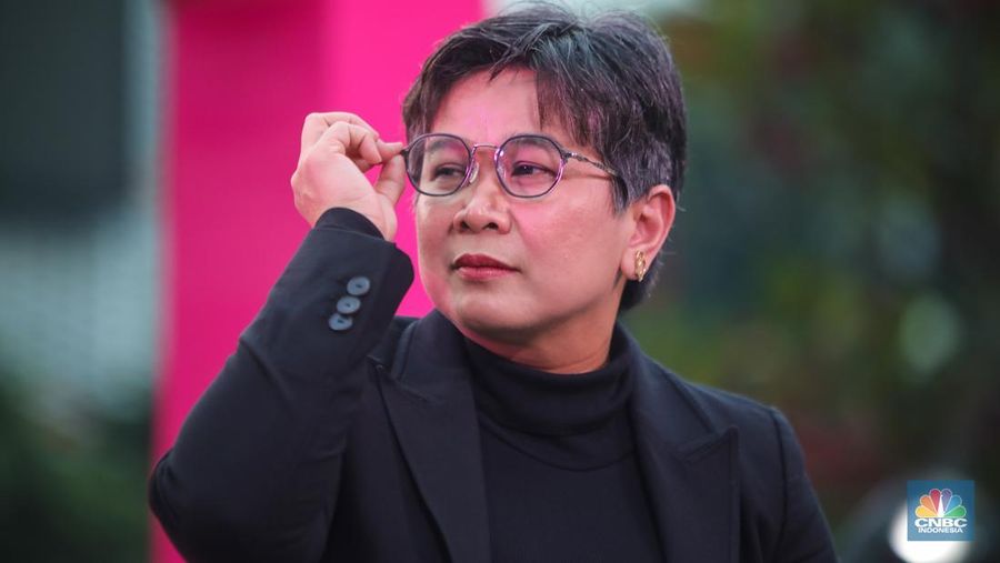 Direktur Pengembangan Usaha INALUM, Melati Sarnita menyampaikan paparan dalam acara Top Women Fest CNBC Indonesia 2025 di Anjungan Sarinah, Jakarta, Sabtu (24/5/2025). (CNBC Indonesia/Faisal Rahman)