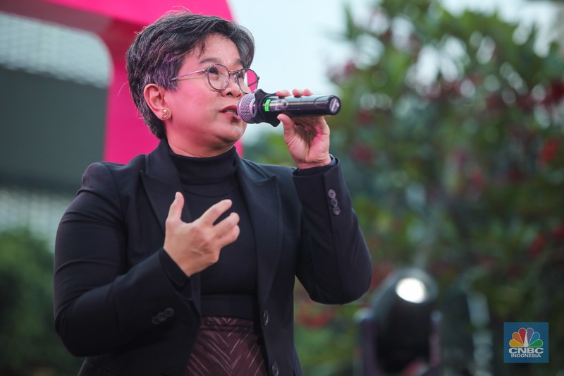 Direktur Pengembangan Usaha INALUM, Melati Sarnita menyampaikan paparan dalam acara Top Women Fest CNBC Indonesia 2025 di Anjungan Sarinah, Jakarta, Sabtu (24/5/2025). (CNBC Indonesia/Faisal Rahman) Direktur Pengembangan Usaha INALUM, Melati Sarnita menyampaikan paparan dalam acara Top Women Fest CNBC Indonesia 2025 di Anjungan Sarinah, Jakarta, Sabtu (24/5/2025). (CNBC Indonesia/Faisal Rahman)