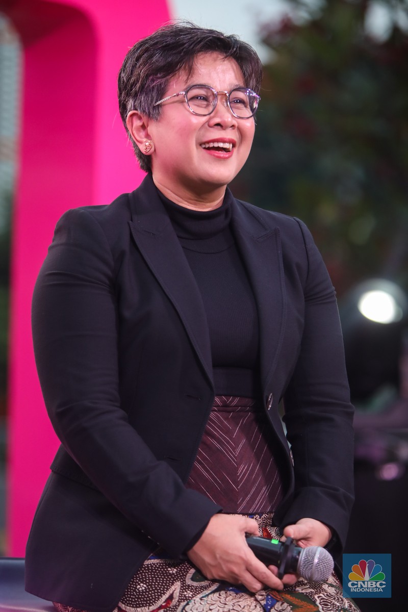 Direktur Pengembangan Usaha INALUM, Melati Sarnita menyampaikan paparan dalam acara Top Women Fest CNBC Indonesia 2025 di Anjungan Sarinah, Jakarta, Sabtu (24/5/2025). (CNBC Indonesia/Faisal Rahman) Direktur Pengembangan Usaha INALUM, Melati Sarnita menyampaikan paparan dalam acara Top Women Fest CNBC Indonesia 2025 di Anjungan Sarinah, Jakarta, Sabtu (24/5/2025). (CNBC Indonesia/Faisal Rahman)