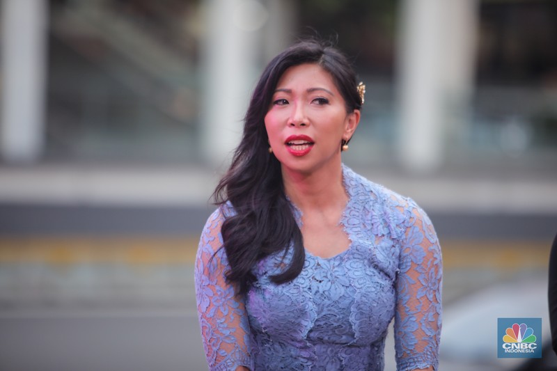 Direktur Utama Injourney, Maya Watono menyampaikan paparan dalam acara Top Women Fest CNBC Indonesia 2025 di Anjungan Sarinah, Jakarta, Sabtu (24/5/2025). (CNBC Indonesia/Faisal Rahman) Direktur Utama Injourney, Maya Watono menyampaikan paparan dalam acara Top Women Fest CNBC Indonesia 2025 di Anjungan Sarinah, Jakarta, Sabtu (24/5/2025). (CNBC Indonesia/Faisal Rahman)