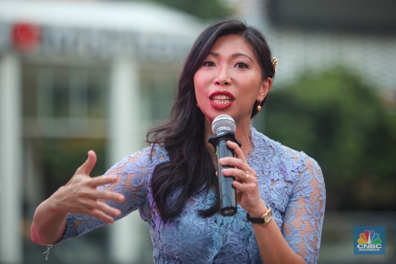Direktur Utama Injourney, Maya Watono menyampaikan paparan dalam acara Top Women Fest CNBC Indonesia 2025 di Anjungan Sarinah, Jakarta, Sabtu (24/5/2025). (CNBC Indonesia/Faisal Rahman) Direktur Utama Injourney, Maya Watono menyampaikan paparan dalam acara Top Women Fest CNBC Indonesia 2025 di Anjungan Sarinah, Jakarta, Sabtu (24/5/2025). (CNBC Indonesia/Faisal Rahman)