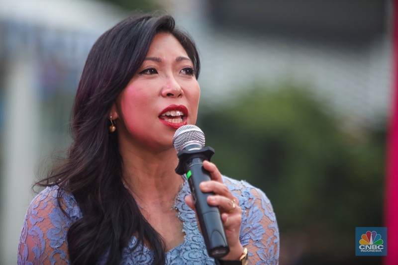 Direktur Utama Injourney, Maya Watono menyampaikan paparan dalam acara Top Women Fest CNBC Indonesia 2025 di Anjungan Sarinah, Jakarta, Sabtu (24/5/2025). (CNBC Indonesia/Faisal Rahman)