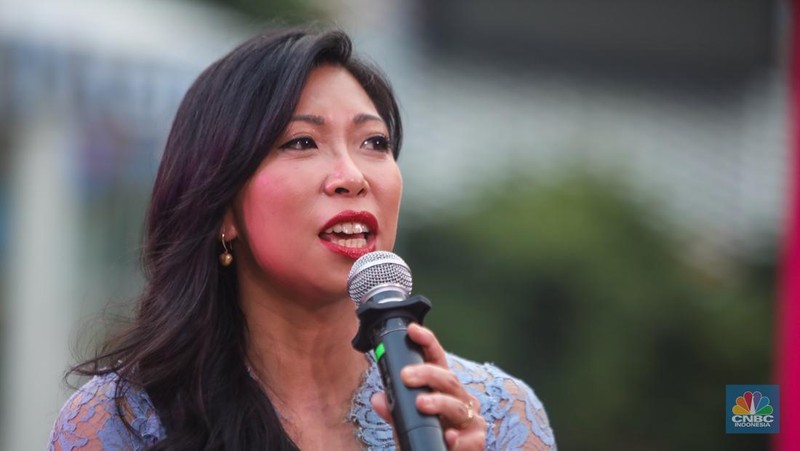 Direktur Utama Injourney, Maya Watono menyampaikan paparan dalam acara Top Women Fest CNBC Indonesia 2025 di Anjungan Sarinah, Jakarta, Sabtu (24/5/2025). (CNBC Indonesia/Faisal Rahman)