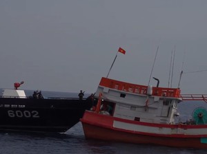 Video: Aksi KKP Tangkap 2 Kapal Ikan Asing di Natuna Utara