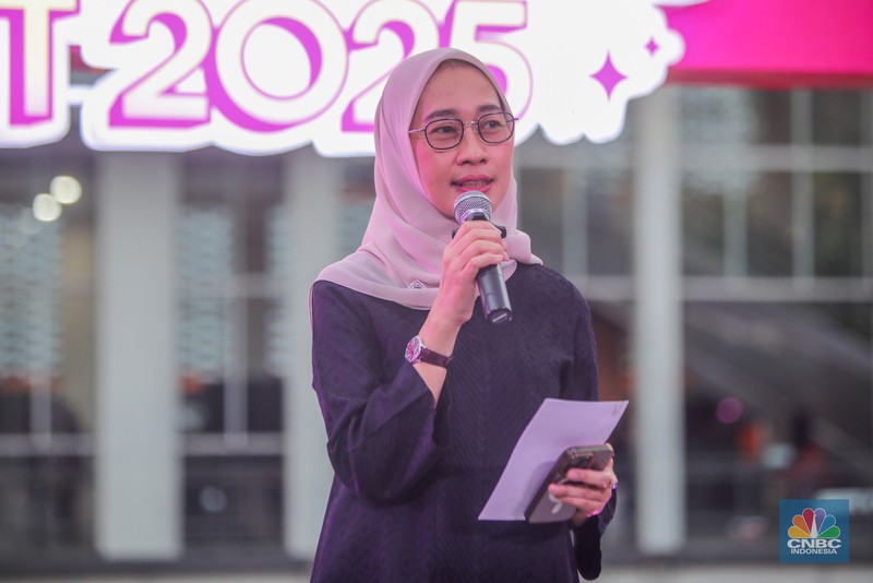 Ketua Komisi VI DPR RI, Anggia Ermarini menyampaikan paparan dalam acara Top Women Fest CNBC Indonesia 2025 di Anjungan Sarinah, Jakarta, Sabtu (24/5/2025). (CNBC Indonesia/Faisal Rahman)