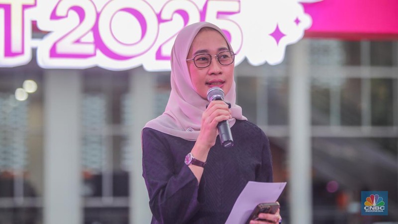 Ketua Komisi VI DPR RI, Anggia Ermarini menyampaikan paparan dalam acara Top Women Fest CNBC Indonesia 2025 di Anjungan Sarinah, Jakarta, Sabtu (24/5/2025). (CNBC Indonesia/Faisal Rahman)