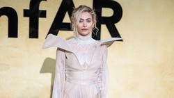Foto: Paris Jackson Seksi-Elegan di amfAR Gala Cannes dengan Gaun Transparan