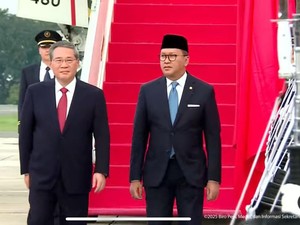 PM China Li Qiang Tiba di Indonesia, Disambut Menteri Investasi Rosan
