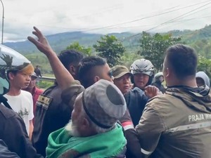 Penertiban PKL di Puncak Bogor Ricuh, 2 Anggota Satpol PP Terluka