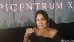 Davina Karamoy Deg-degan saat Beradegan Mesra dengan Arya Saloka