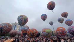 Potret Puluhan Balon Udara Hiasi Langit Purwokerto