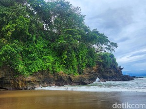Jurit Malam: Menyesap Sunyi di Tebing Karang Hawu Sukabumi