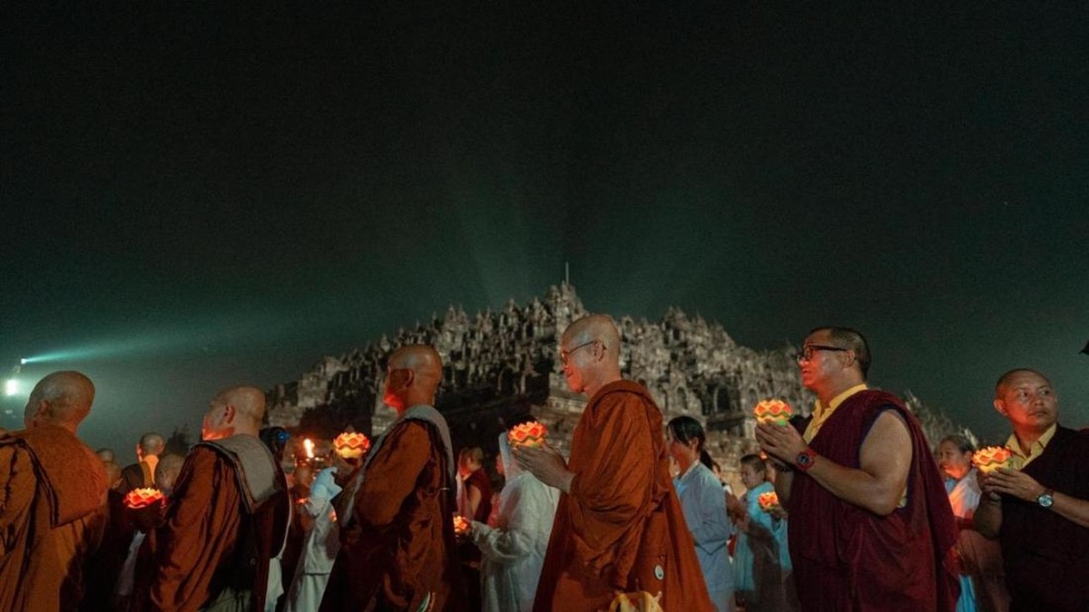 Borobudur: Magnet Spiritual Dunia, Transformasi Budaya Memukau!