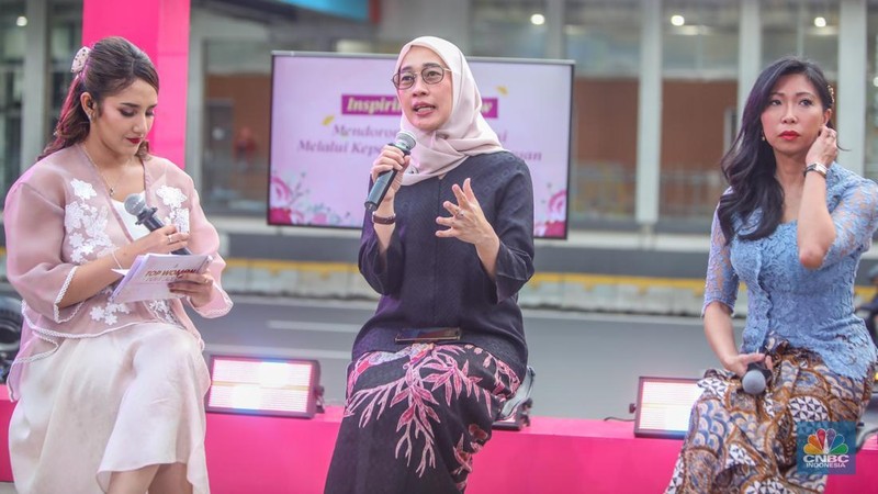 Ketua Komisi VI DPR RI, Anggia Ermarini menyampaikan paparan dalam acara Top Women Fest CNBC Indonesia 2025 di Anjungan Sarinah, Jakarta, Sabtu (24/5/2025). (CNBC Indonesia/Faisal Rahman)