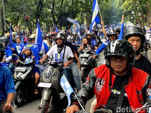 Suara Bahagia di Tengah Euforia Konvoi Persib