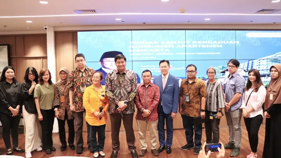 Maruarar Sirait saat melakukan mediasi antara CEO Lippo Group James Riady dengan Konsumen Meikarta di Kantor Kementerian PKP di Wisma Mandiri 2, Jakarta, Kamis (22/5/2025). (Dok. PKP)