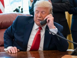 Trump Akan Tunda Tarif 50% terhadap Uni Eropa