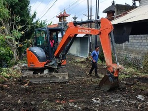Sejumlah Ruas Jalan di Karangasem Rusak Akibat Hujan Deras