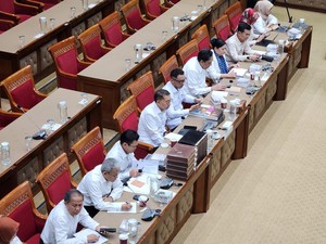 Menbud Fadli Zon Tegaskan yang Ditulis Ulang Bukan Sejarah Resmi