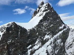 Tragis 5 Jenazah Ditemukan di Dekat Resor Mewah Alpen Swiss