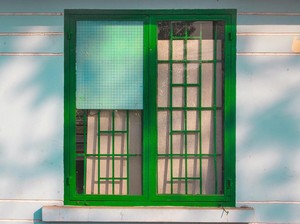 Memilih Kusen Aluminium atau Kayu? Simak Plus Minusnya