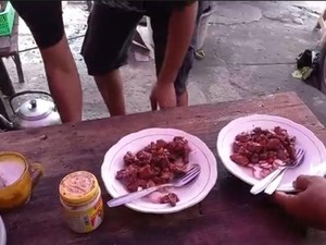 Muslim Perlu Cermat! 4 Makanan Nonhalal Ini Banyak Dijajakan di Solo