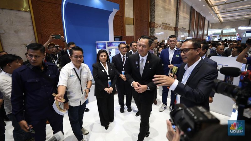 Menteri Koordinator Bidang Infrastruktur dan Pembangunan Kewilayahan, Agus Harimurti Yudhoyono saat menghadiri pembukaan Indonesia Maritimr Week 2025 di Jakarta International Convention Centre (JICC), Senayan, Jakarta, Senin (26/5/2025). (CNBC Indonesia/Tri Susilo)