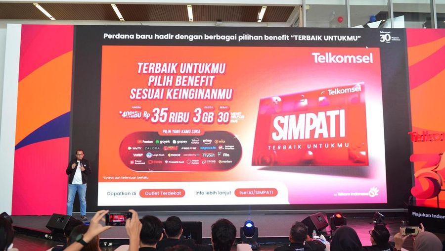 Merayakan tiga dekade inovasi Majukan Indonesia, Telkomsel hari ini meresmikan evolusi brand layanan seluler prabayarnya menjadi “SIMPATI”. (Dok Telkomsel)