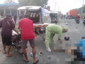 Bus Pariwisata Tabrak Pasutri Boncengan Motor di Lamongan-Suami Tewas