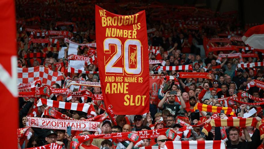 Pemain Liverpool merayakan gelar juara Liga Primer Inggris di Stadion Andfiled, Liverpool, Inggris, MInggu (25/5/2025). (REUTERS/Phil Noble)
