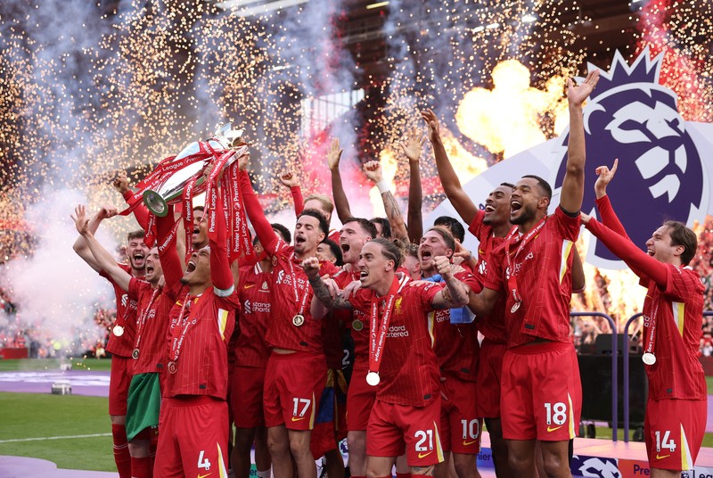 Pemain Liverpool merayakan gelar juara Liga Primer Inggris di Stadion Andfiled, Liverpool, Inggris, MInggu (25/5/2025). (REUTERS/Phil Noble) Pemain Liverpool merayakan gelar juara Liga Primer Inggris di Stadion Andfiled, Liverpool, Inggris, MInggu (25/5/2025). (REUTERS/Phil Noble)