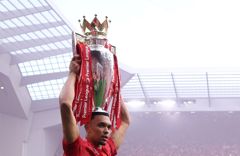 Pemain Liverpool merayakan gelar juara Liga Primer Inggris di Stadion Andfiled, Liverpool, Inggris, MInggu (25/5/2025). (REUTERS/Phil Noble)