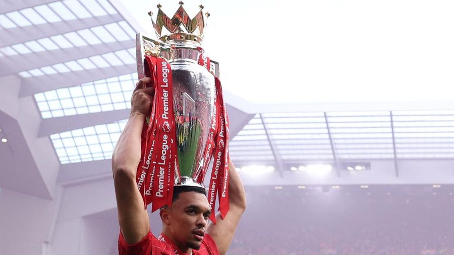 Pemain Liverpool merayakan gelar juara Liga Primer Inggris di Stadion Andfiled, Liverpool, Inggris, MInggu (25/5/2025). (REUTERS/Phil Noble)