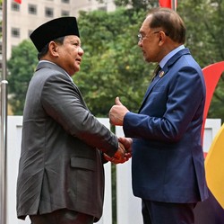 PM Malaysia Minta ASEAN Bertemu Trump, Begini Sikap Indonesia